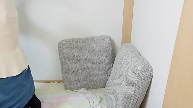 Hana-tan online show from 12-14-25, 10:37