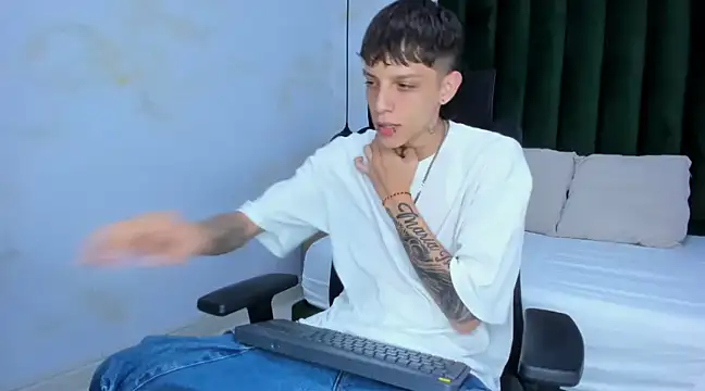 Snapshot of Adam_hard_ chatting on 12-05-24, 07:33 Adam hard  online show from 12-05-24, 07:33