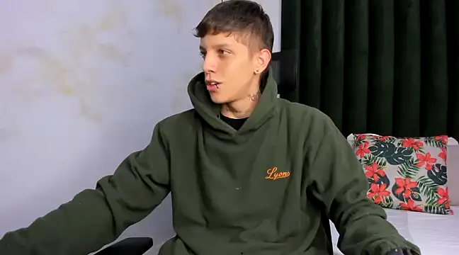 Snapshot of Adam_hard_ chatting on 03-04-25, 08:27 Adam hard  online show from 03-04-25, 08:27