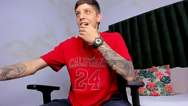 Snapshot of Adam_hard_ chatting on 03-05-25, 08:42 Adam hard  online show from 03-05-25, 08:42