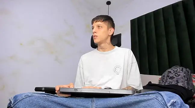 Snapshot of Adam_hard_ chatting on 02-26-25, 08:15 Adam hard  online show from 02-26-25, 08:15