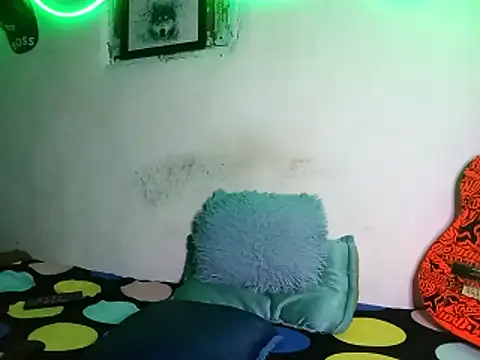 Snapshot of 628-andrew chatting on 10-27-25, 01:56 628-andrew online show from 10-27-25, 01:56