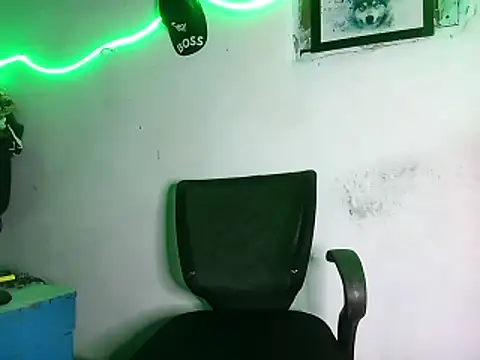 Snapshot of 628-andrew chatting on 11-14-25, 12:47 628-andrew online show from 11-14-25, 12:47