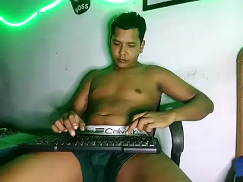 Snapshot of 628-andrew chatting on 12-15-25, 12:49 628-andrew online show from 12-15-25, 12:49