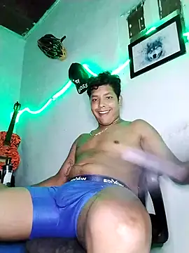 Snapshot of 628-andrew chatting on 12-22-25, 04:18 628-andrew online show from 12-22-25, 04:18