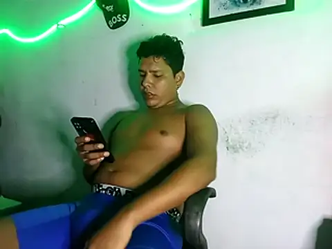 Snapshot of 628-andrew chatting on 11-28-25, 08:31 628-andrew online show from 11-28-25, 08:31