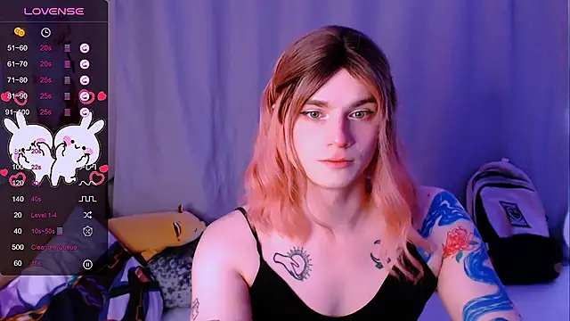 Snapshot of Alice_Hells chatting on 10-19-25, 05:54 Alice Hells online show from 10-19-25, 05:54