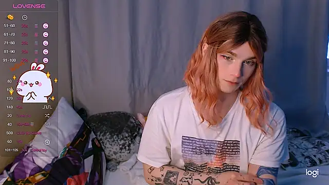 Snapshot of Alice_Hells chatting on 01-27-25, 10:16 Alice Hells online show from 01-27-25, 10:16