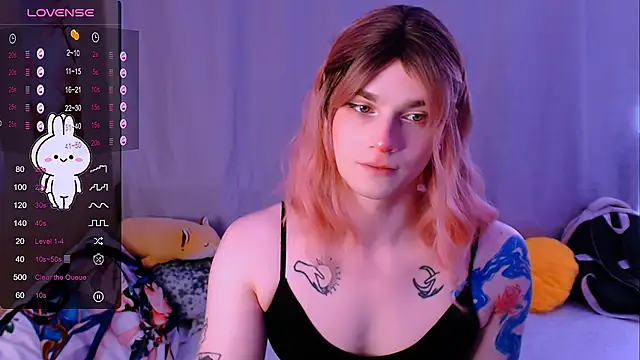 Snapshot of Alice_Hells chatting on 10-02-25, 05:55 Alice Hells online show from 10-02-25, 05:55