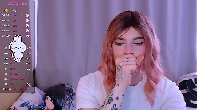 Snapshot of Alice_Hells chatting on 03-16-25, 08:32 Alice Hells online show from 03-16-25, 08:32