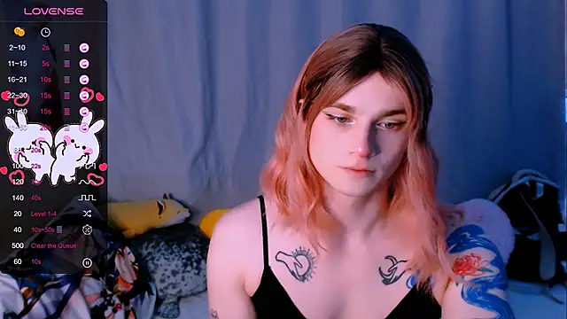 Snapshot of Alice_Hells chatting on 09-25-25, 04:07 Alice Hells online show from 09-25-25, 04:07