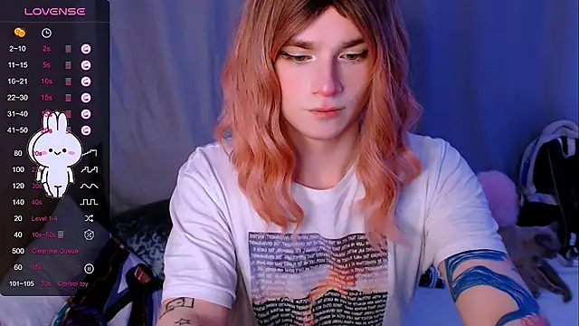 Snapshot of Alice_Hells chatting on 02-21-25, 05:02 Alice Hells online show from 02-21-25, 05:02