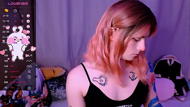 Alice Hells online show from 03-25-26, 05:34