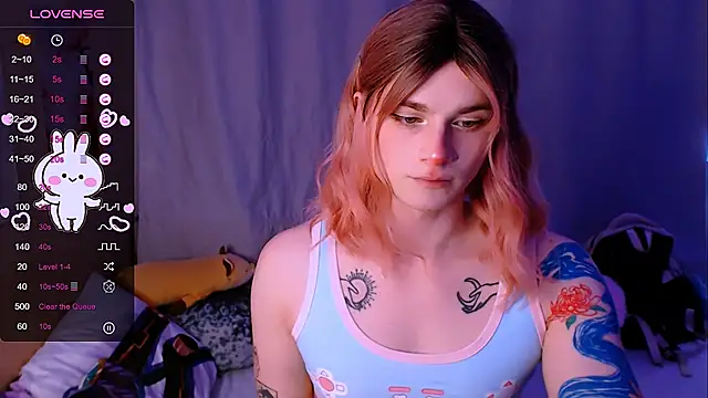 Snapshot of Alice_Hells chatting on 10-29-25, 07:40 Alice Hells online show from 10-29-25, 07:40