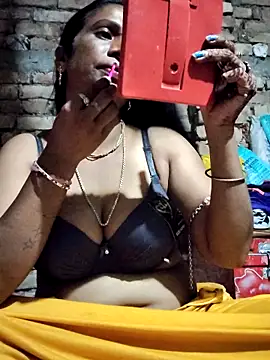 Hotty-dola online show from 09-28-25, 04:14