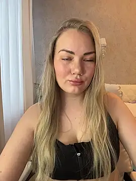 LianaCruz   online show from 12-15-25, 07:25