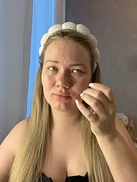 LianaCruz   online show from 02-04-26, 04:51