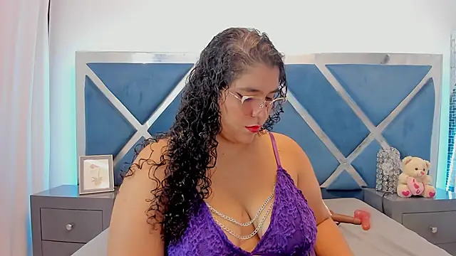 Snapshot of Tiffanymiller00 chatting on 05-02-26, 02:22 Tiffanymiller00 online show from 05-02-26, 02:22
