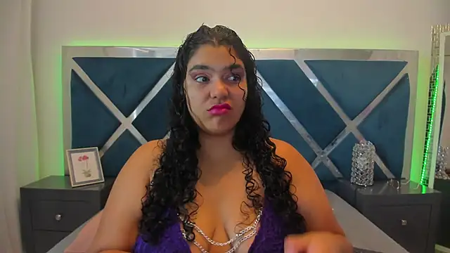 Tiffanymiller00 online show from 04-30-26, 02:13