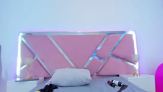 Snapshot of Tiffanymiller00 chatting on 12-16-24, 01:00 Tiffanymiller00 online show from 12-16-24, 01:00