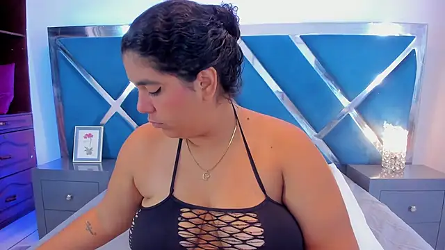 Snapshot of Tiffanymiller00 chatting on 10-27-25, 12:50 Tiffanymiller00 online show from 10-27-25, 12:50