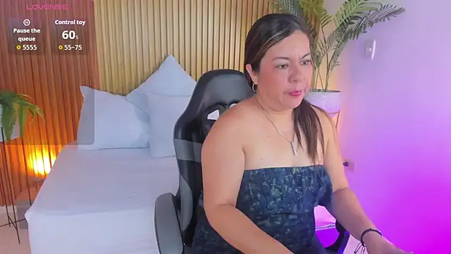 Snapshot of nahia_13 chatting on 04-23-26, 01:02 nahia 13 online show from 04-23-26, 01:02