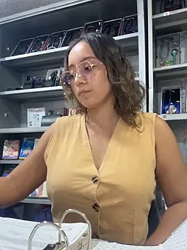 Snapshot of Kay_LustyWife chatting on 10-05-25, 04:09 Kay LustyWife online show from 10-05-25, 04:09