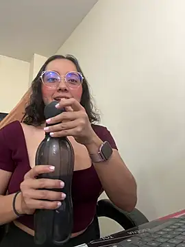 Snapshot of Kay_LustyWife chatting on 02-04-25, 02:21 Kay LustyWife online show from 02-04-25, 02:21