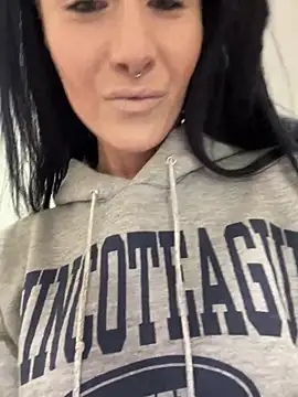 Snapshot of SweetSolez chatting on 02-14-26, 10:21 SweetSolez online show from 02-14-26, 10:21