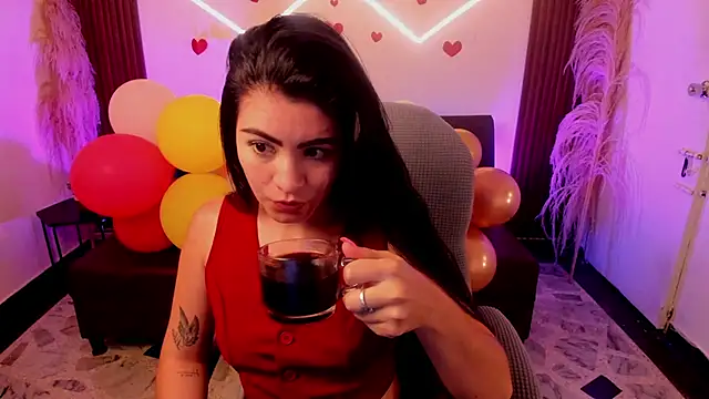 Snapshot of lunaalynch chatting on 04-21-26, 08:48 lunaalynch online show from 04-21-26, 08:48