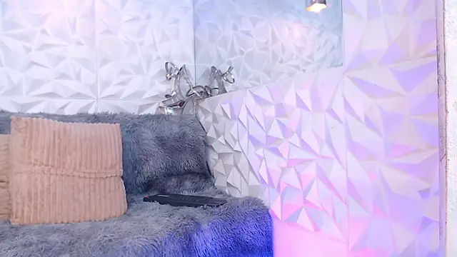 Snapshot of taylorbunny_x chatting on 02-27-25, 09:50 taylorbunny x online show from 02-27-25, 09:50