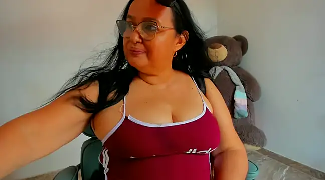 GiaNahomi online show from 03-11-25, 03:45