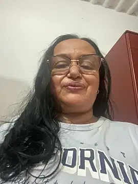 GiaNahomi online show from 02-06-25, 03:06