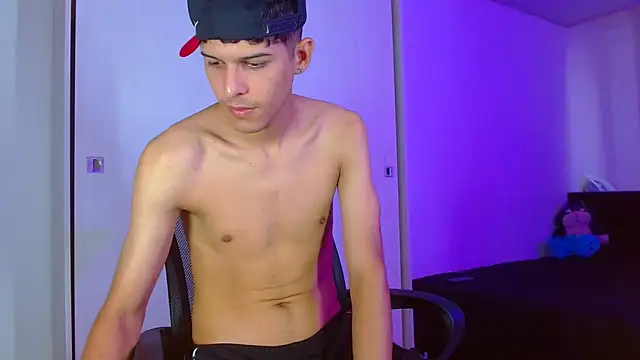 LiamGadiell online show from 01-07-25, 01:35