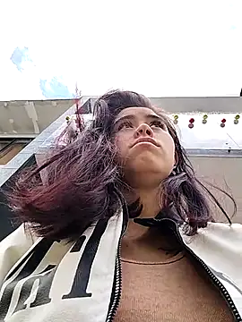 Alexandra 65 online show from 12-17-25, 02:44