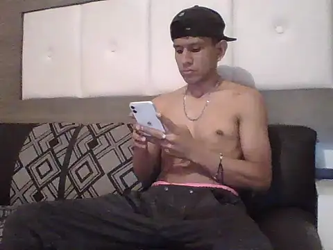 oiram27 online show from 11-18-25, 07:50