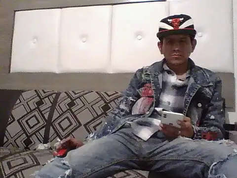 oiram27 online show from 11-06-25, 04:11