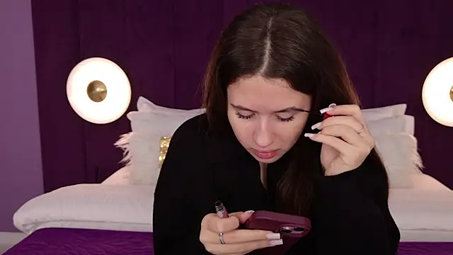 milaleoneli online show from 11-10-25, 03:22