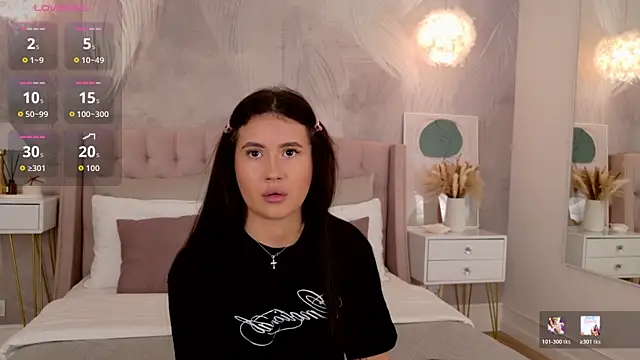 Snapshot of milaleoneli chatting on 07-16-26, 02:36 milaleoneli online show from 07-16-26, 02:36