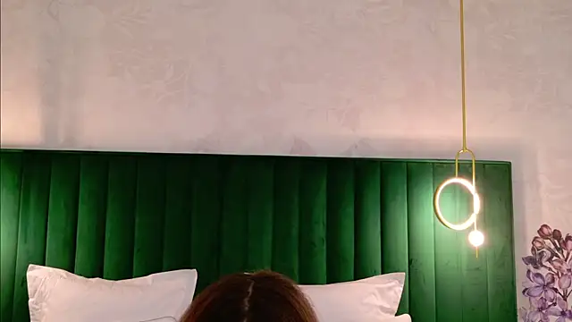 milaleoneli online show from 09-22-25, 03:07