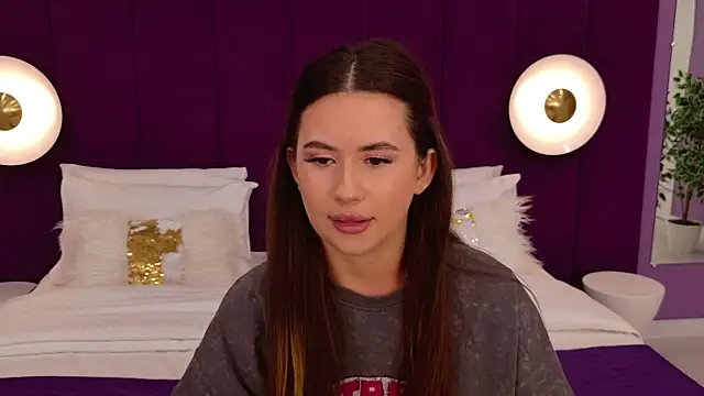 milaleoneli online show from 03-17-25, 03:29