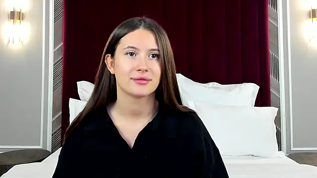 milaleoneli online show from 11-17-25, 02:54