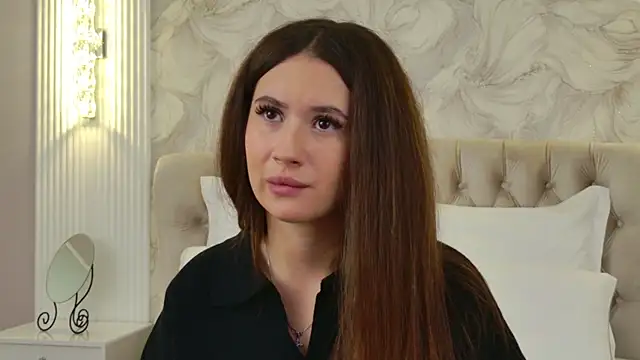 milaleoneli online show from 09-21-25, 02:55