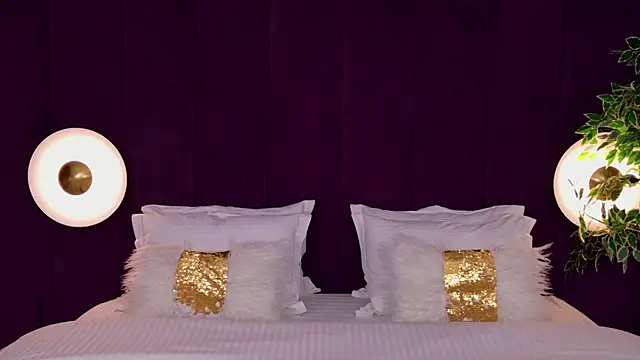 milaleoneli online show from 10-09-25, 02:50