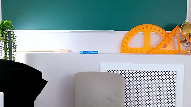 milaleoneli online show from 10-22-25, 03:11