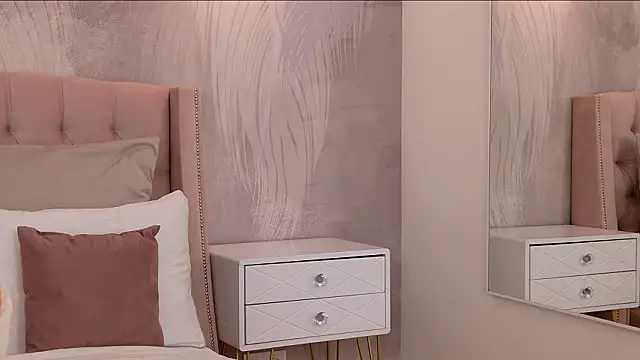 milaleoneli online show from 03-09-26, 03:04