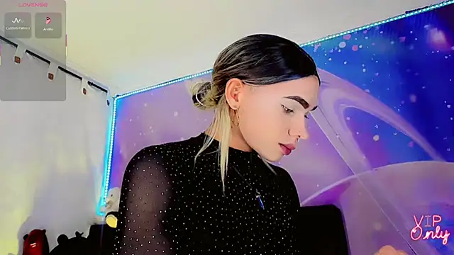 Thalia girl21 online show from 03-05-26, 10:05