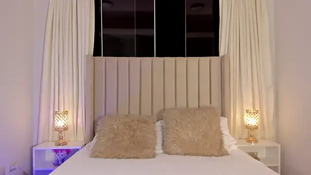 Aliison Smith online show from 04-09-26, 03:30