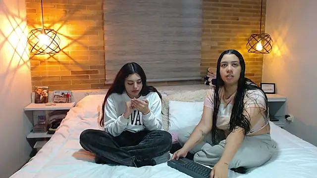 Scarlett Jazmin online show from 11-24-25, 10:15