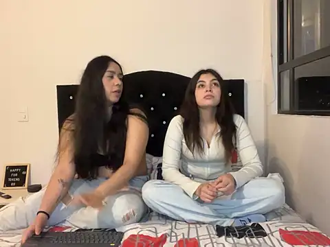 Snapshot of Scarlett_Jazmin chatting on 12-24-24, 08:55 Scarlett Jazmin online show from 12-24-24, 08:55